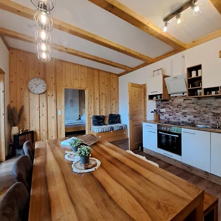 Gutschi Ranch דירה *